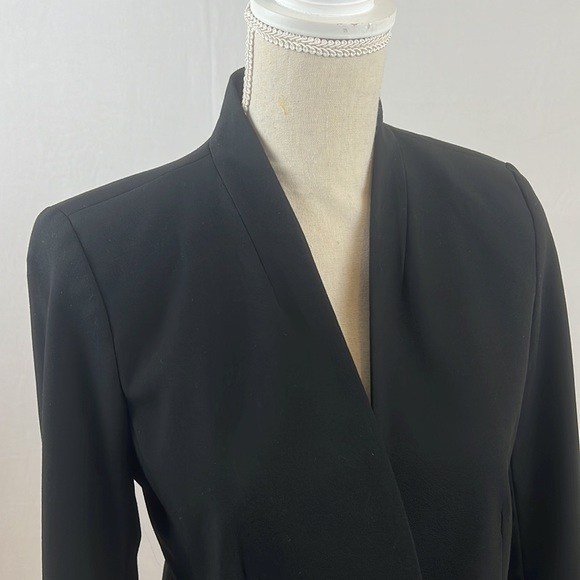 Two (2) Ann Taylor CutAway Blazers in Bi-Stretch - Picture 4 of 16